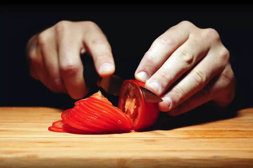 Here’s a Man Chopping a Tomato Backwards — And It’s Mesmerizing