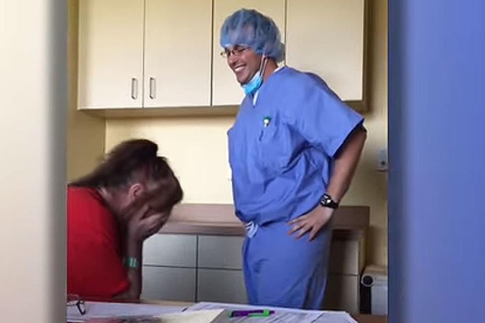 Marine Poses As Doctor to Surprise Mom During Chemo Appointment