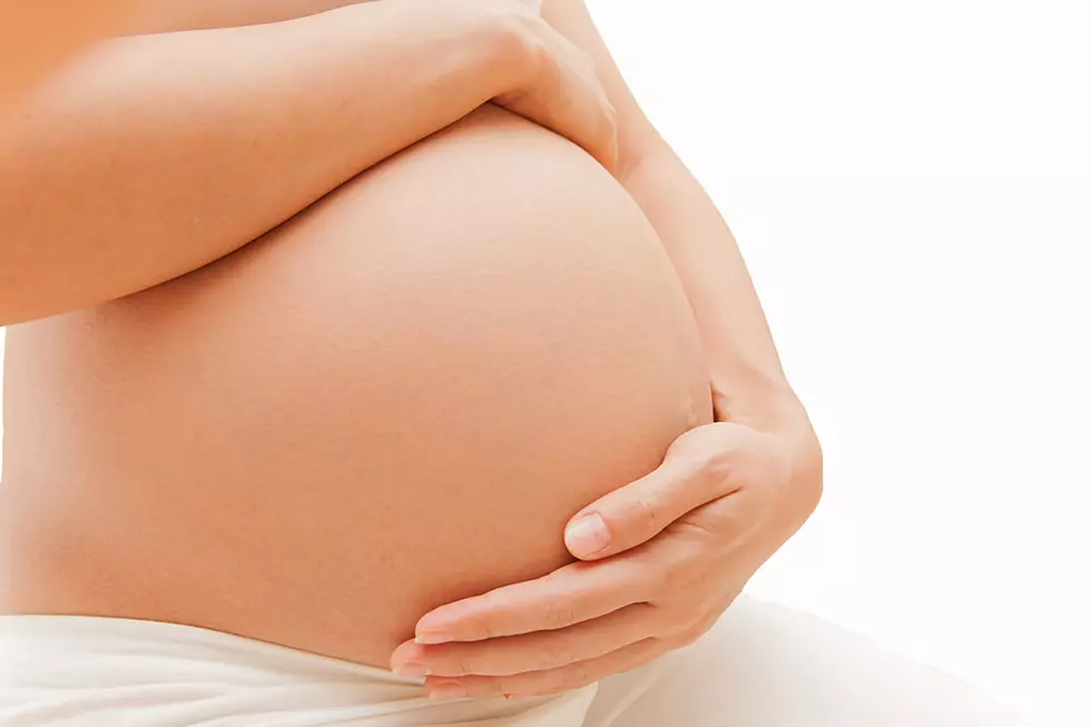 Woman Has a Maternity Photo Shoot at Taco Bell [PHOTOS]