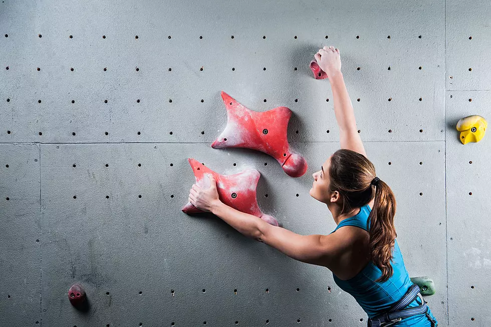 Woman Rock Climbs Faster Than You’ve Ever Done Anything