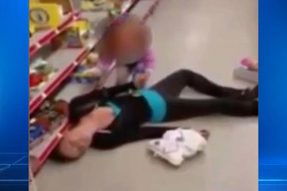 Distraught Child Screams When Her Mom Overdoses in Store