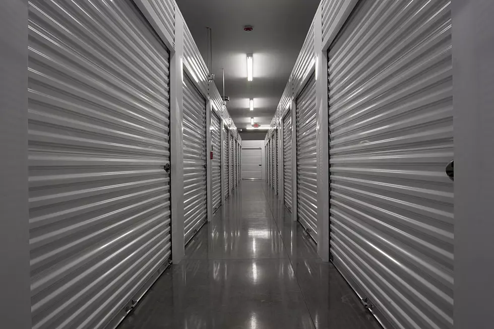 Man Lives In Tricked-Out Storage Unit That’s Way Nicer Than Most Camps [Video]