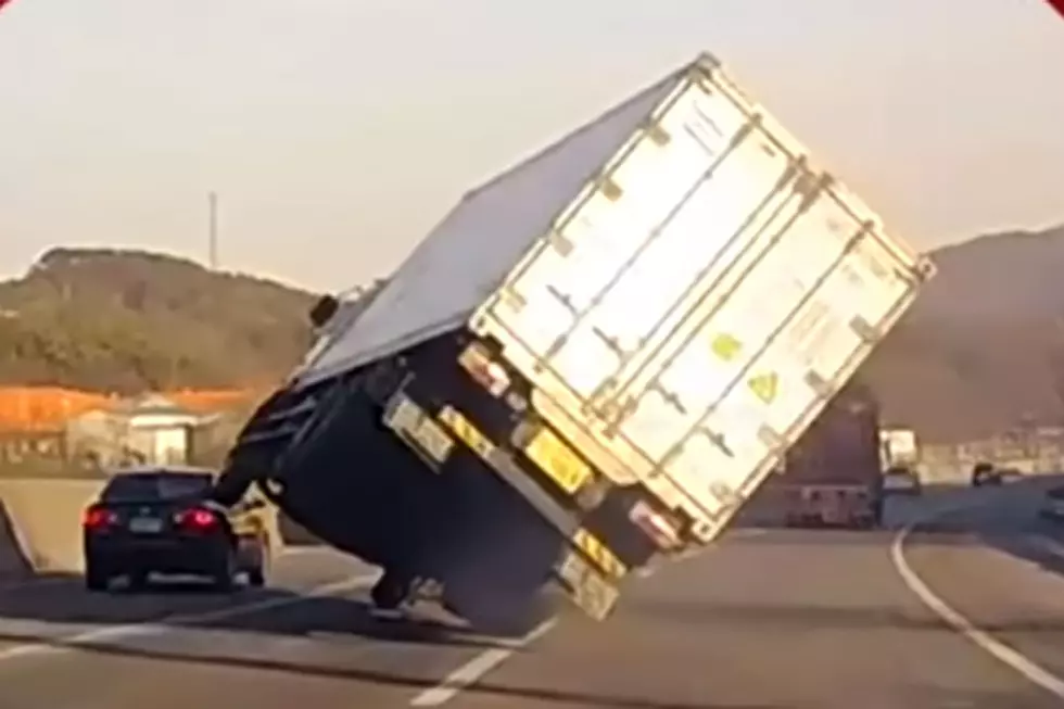 This Truck Doesn&#8217;t Tip Over, Proves Gravity Is Fake News