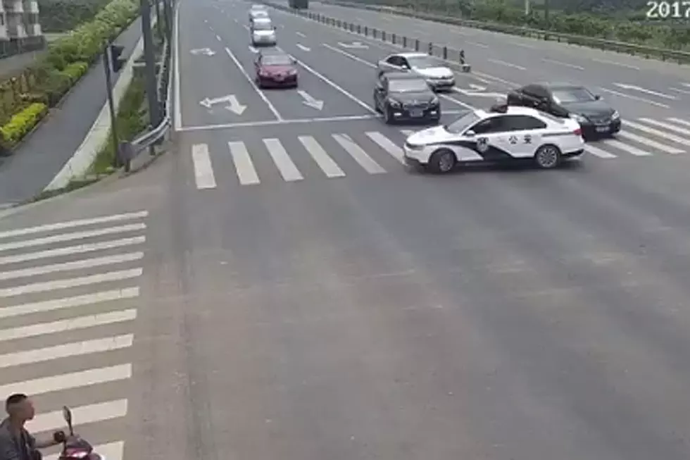 Caring Cop Parks in Middle of Road for Touching Reason