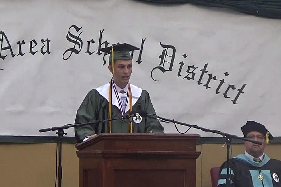 Valedictorian Cut Off When Criticizing School in Graduation Speech