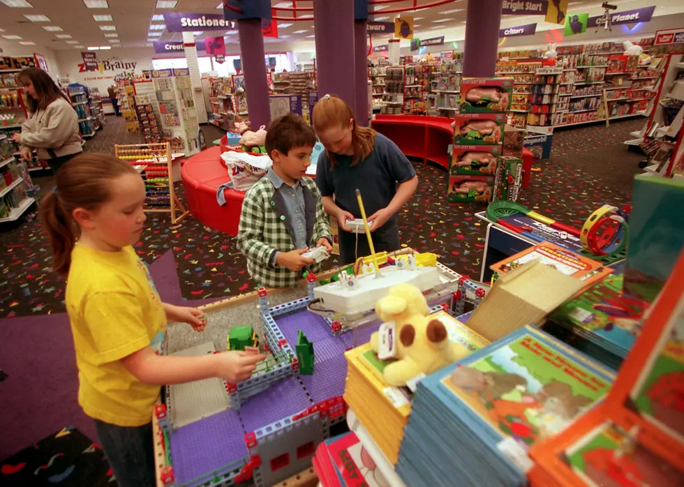 Airbnb Offering A One Night Sleepover At FAO Schwarz In NYC