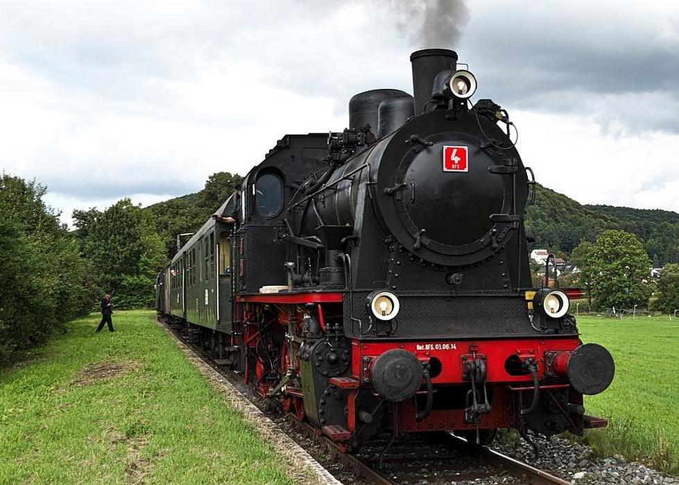 Take Dad on a Steam Train to a One of a Kind BBQ in Alna, Maine for Father’s Day