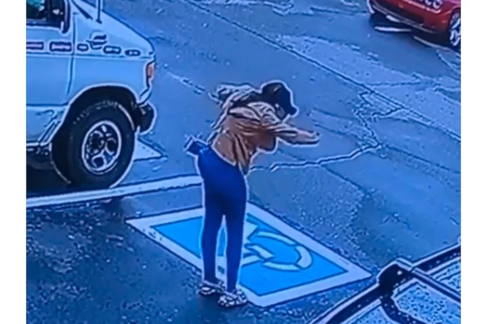 Homeless Woman’s Dance Caught on Video After Getting Hired