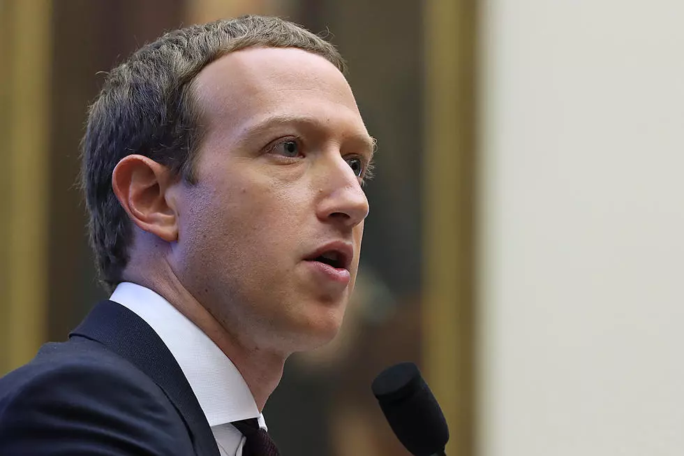 Mark Zuckerberg Suspends Trump's Facebook, Instagram