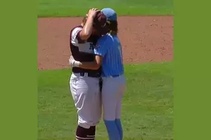 Moment of Sportsmanship During Little League Game Goes Viral