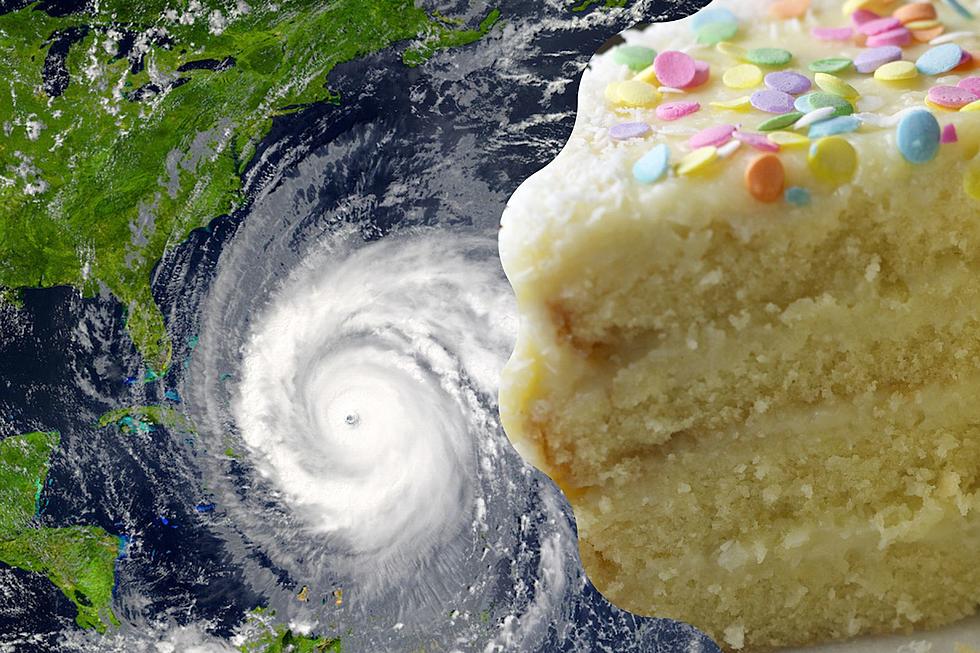 Florida Grocery Store Stops Selling Decorative Hurricane Cakes