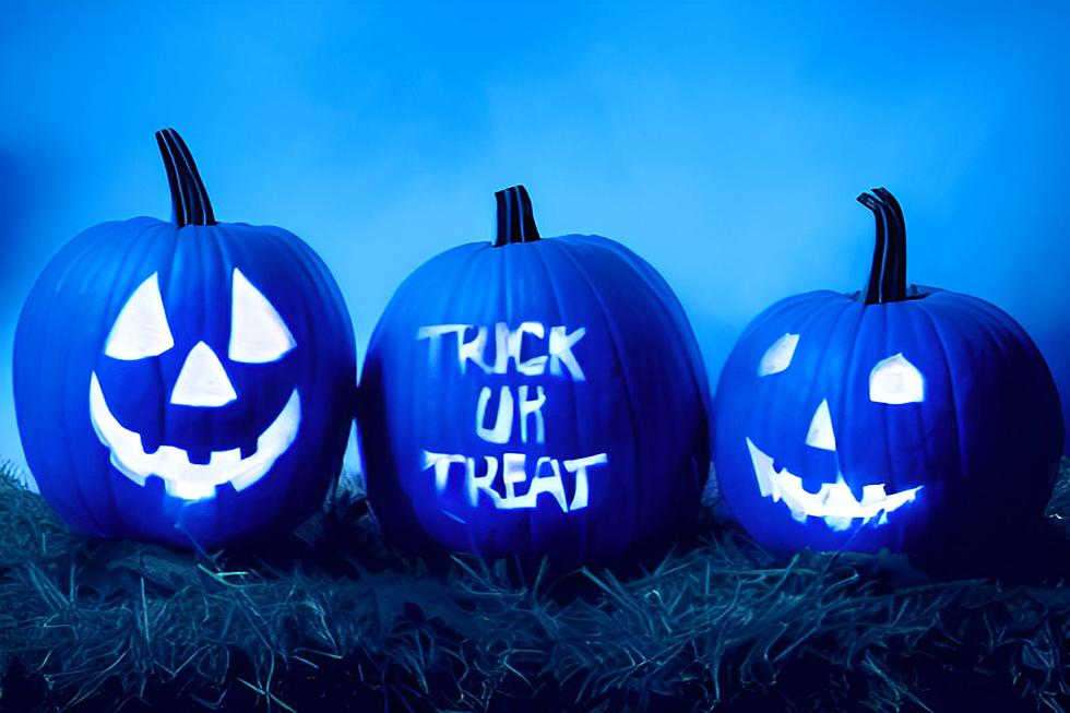 What a Blue Pumpkin Means When Trick-or-Treating at Halloween