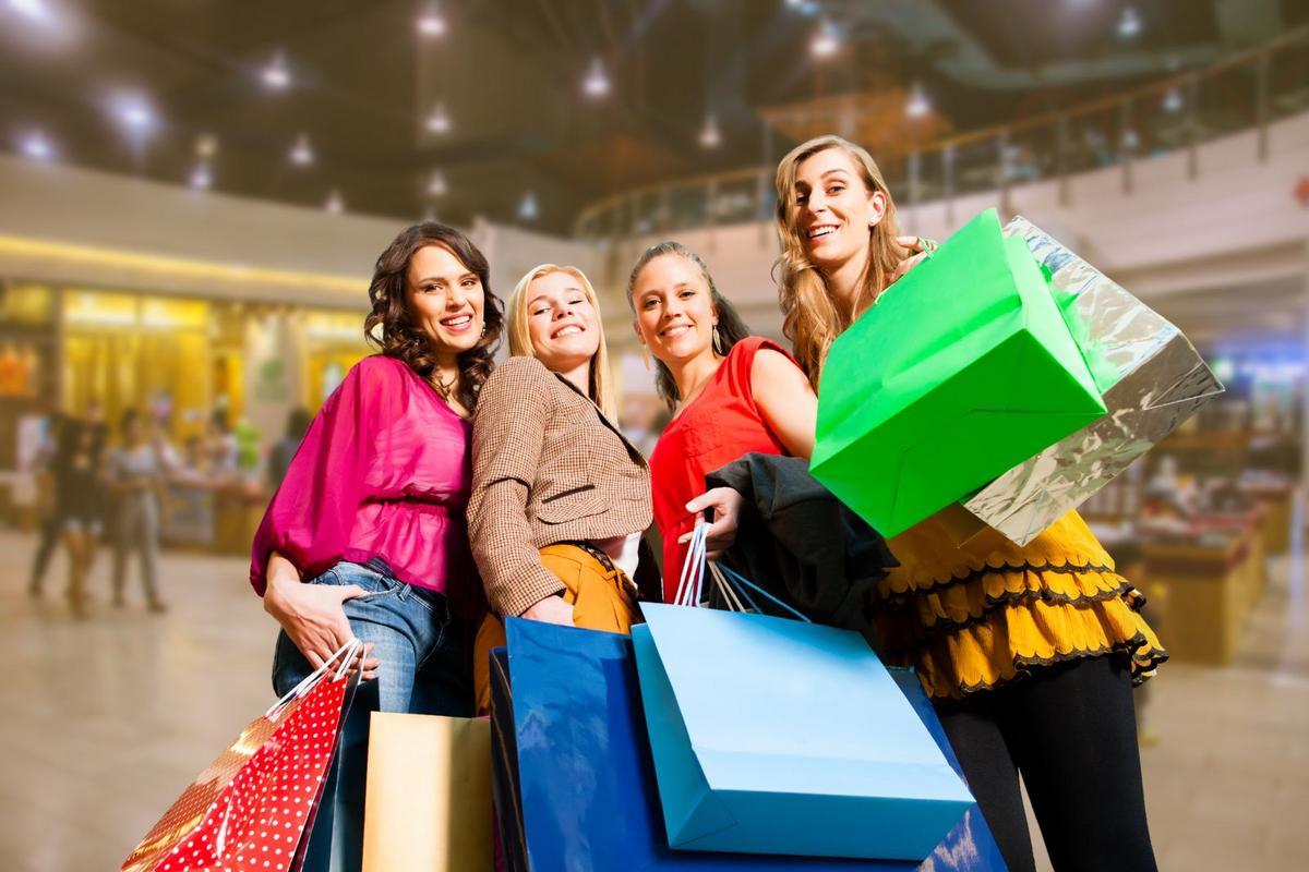 What It Was Like to Hang Out at the Mall in the ’90s What It Was Like to Hang Out at the Mall in the ’90s