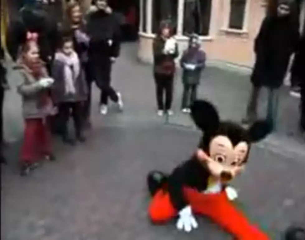Mickey Mouse Wins Dance Off