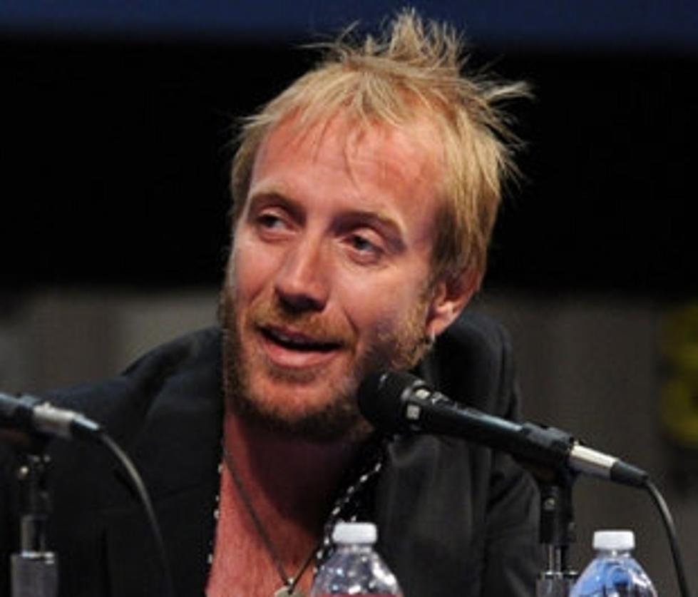 “The Amazing Spider-Man” Villain Rhys Ifans Arrested For Battery At Comic-Con