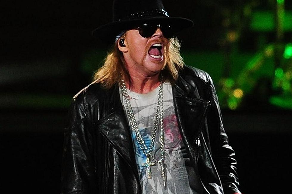 Axl Rose Slips And Falls Onstage At Guns N’ Roses’ Mexico City Gig [Video]