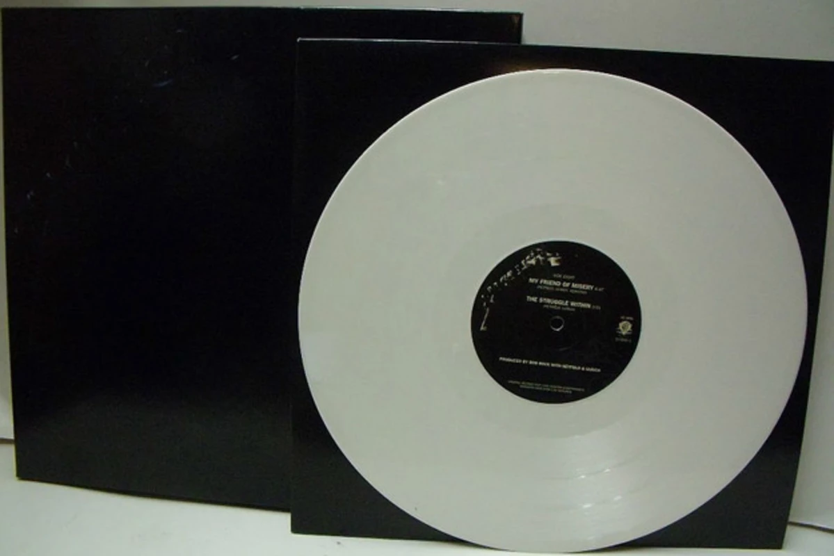 New Zealand Diskriminere Knoglemarv Man Pays $1,145.00 For White Vinyl Pressing Of Metallica's 'Black Album'
