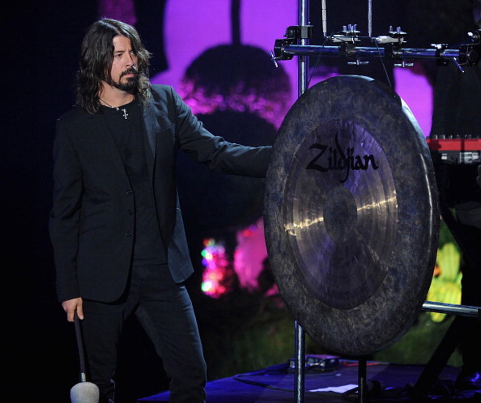 Foo Fighters’ Dave Grohl Says Thanks To You. Yes, You.