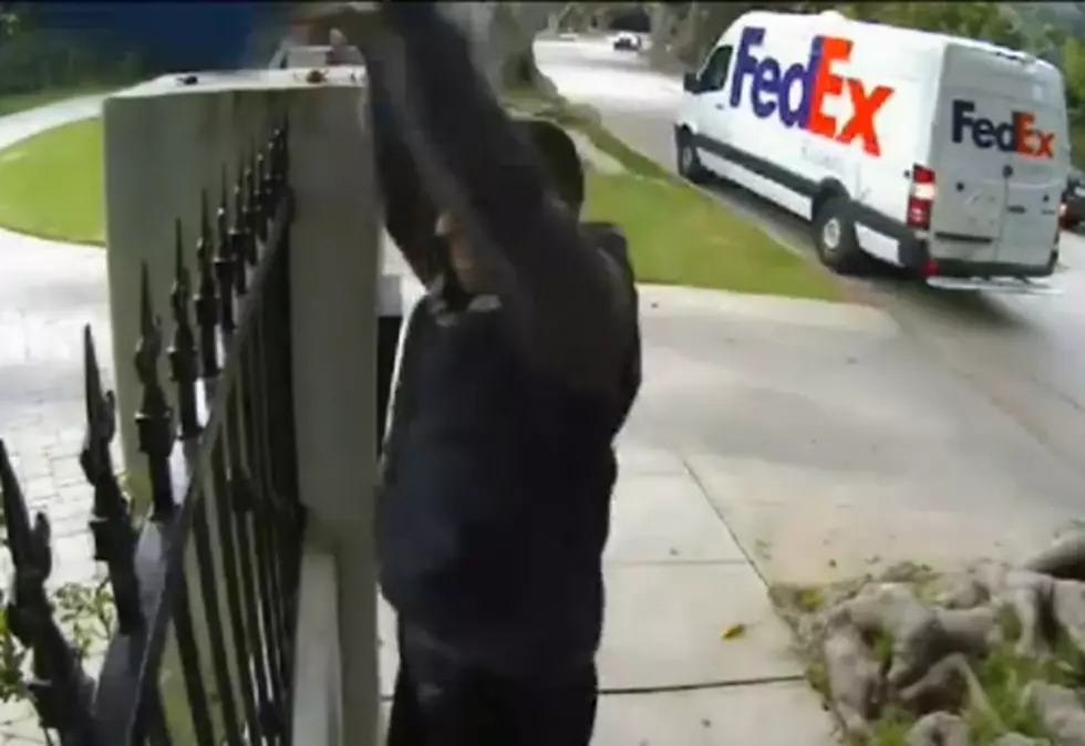 FedEx &#8216;Grinch&#8217; Caught Throwing Computer Monitor [Video]