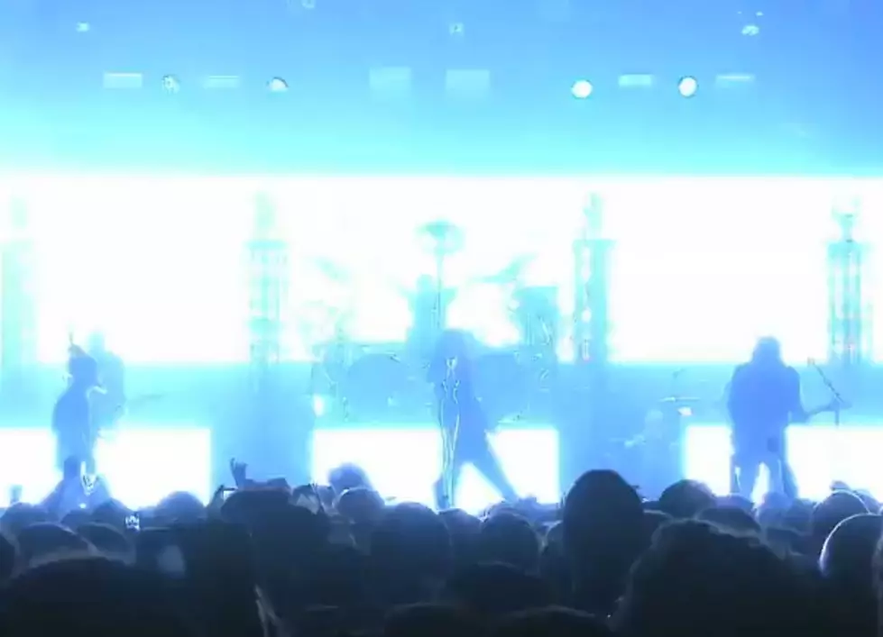 Korn Performing &#8216;Way To Far&#8217; Live [Video]