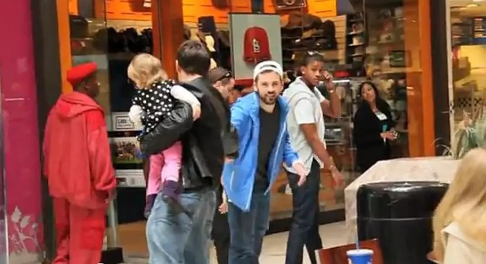 Man Fools People Into Thinking He&#8217;s A Celebrity [Video]