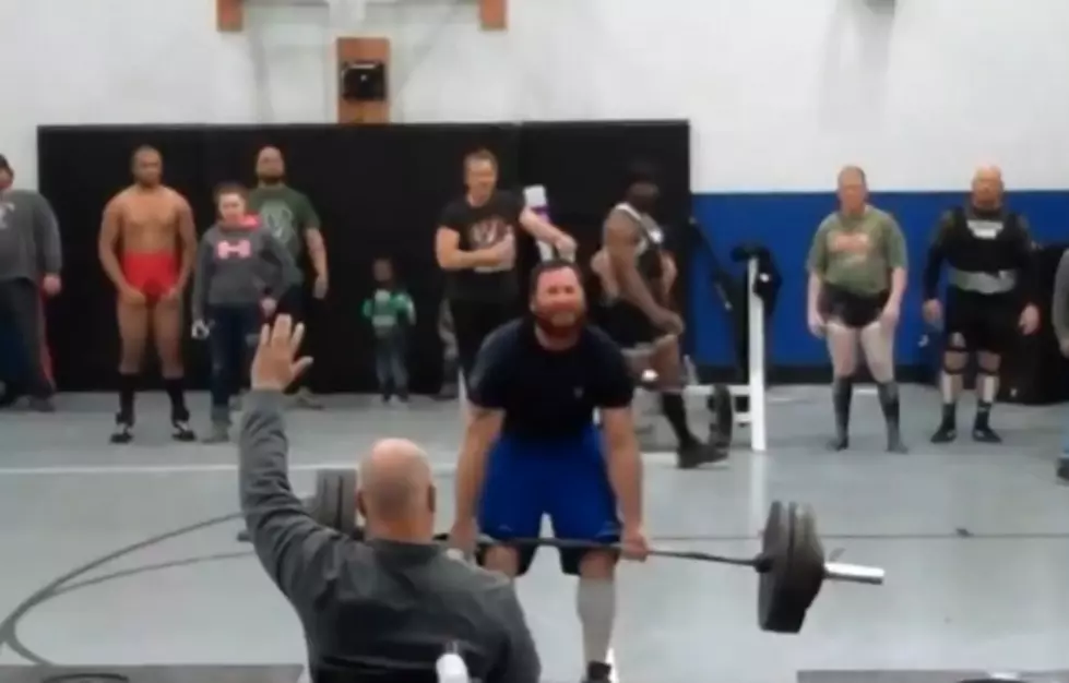 Weightlifter Passes Out At Trying To Deadlift 600 Pounds [Video]