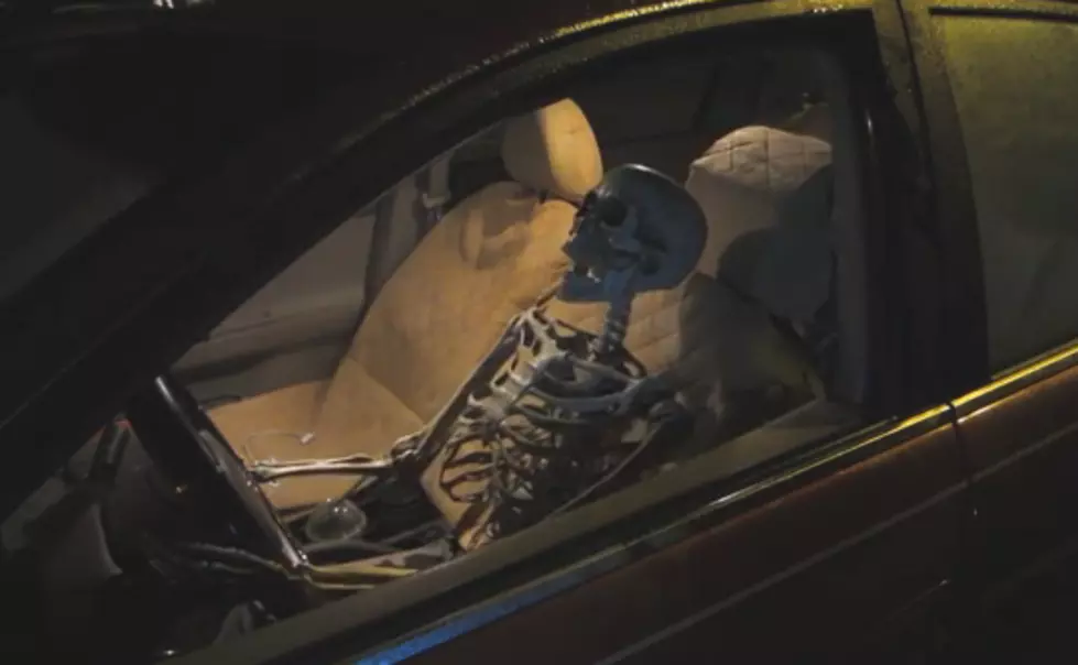 Guy Hilariously Pranks Drive-Thru Workers Into Thinking A Skeleton Is Driving The Car [Video]