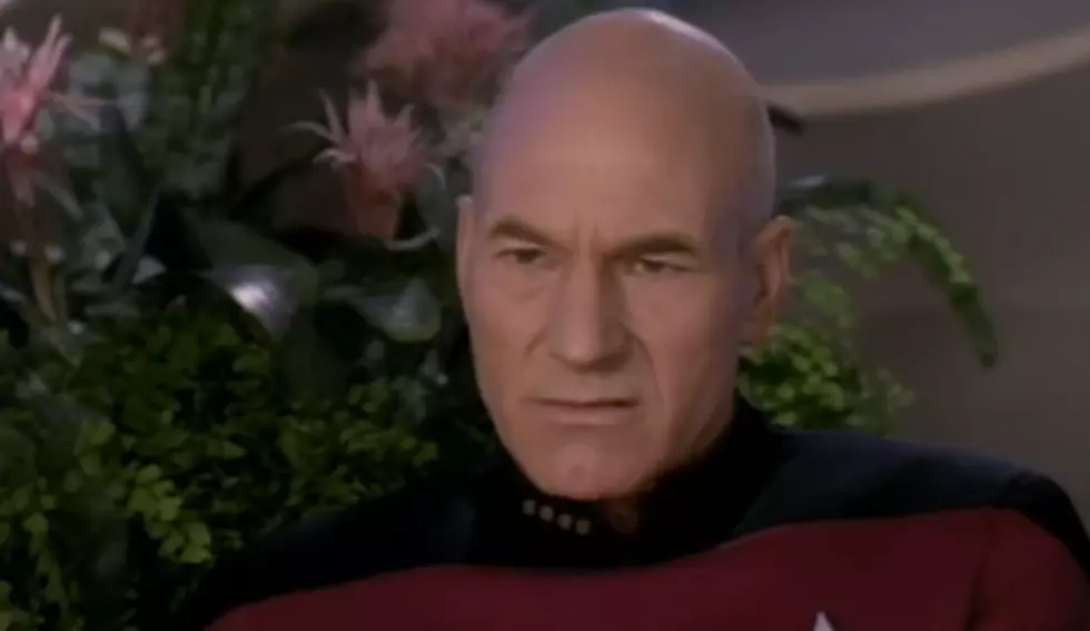 Captain Jean-Luc Picard Sings ‘Let It Snow’ [Video]