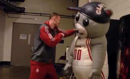 The Houston Rockets mascot nailed this unbelievable trick shot