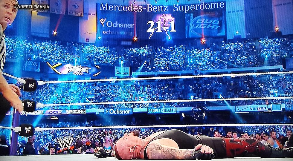 Ladies And Gentlemen, The Best Crowd Reactions To The Undertaker’s Defeat At Wrestlemania 30