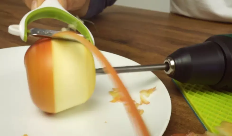 Impressive New Way To Peel An Apple In Seconds [Video]