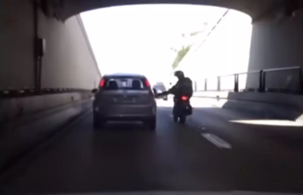 Road Rage Gone Wrong – Motorcyclist On The Receiving End Of Karma [Video]