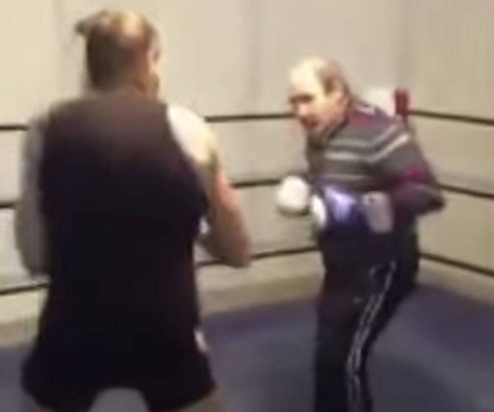 Old Guy Beats The Crap Out Of Young Boxer In Sparring Match [Video]