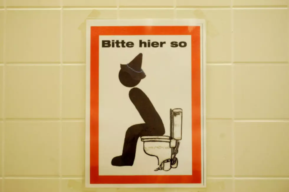 Pooping &#8211; You&#8217;re (Probably) Doing It Wrong [Video]