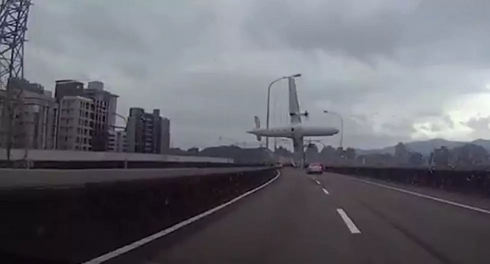Taiwanese Dash Cam Footage Shows TransAsia Plane Crashing Into Bridge [Video]