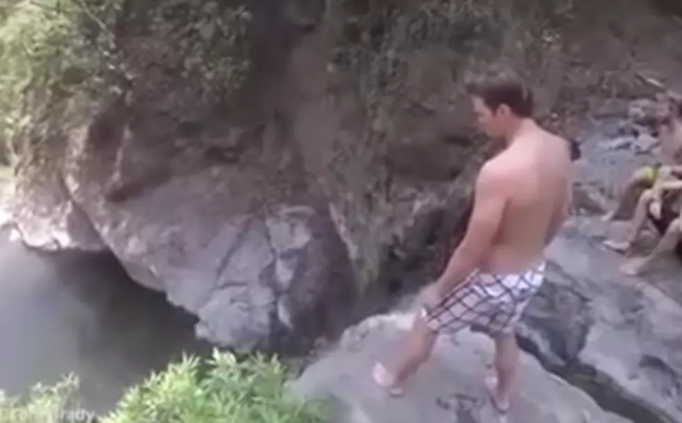 Footage Surfaces Of Patriots&#8217; QB Tom Brady Diving Off Of A Cliff [Video]