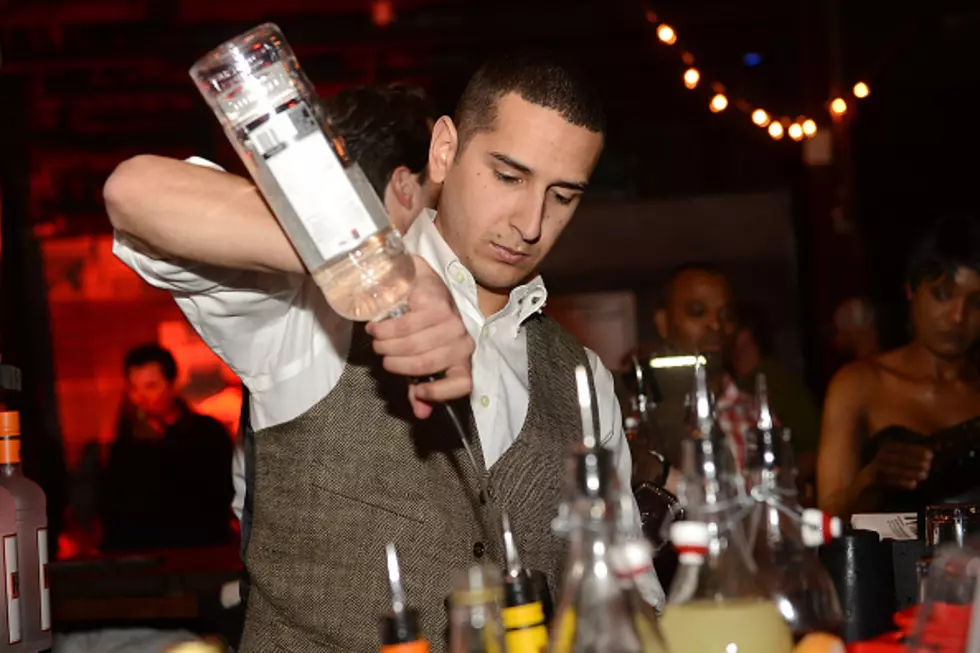 Things Bartenders Want You To Stop Doing [Video]