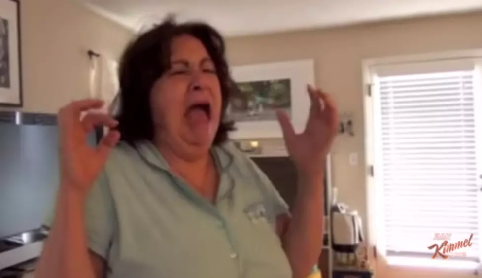Jimmy Kimmel Pranks His Aunt With Live Crawfish [Video]