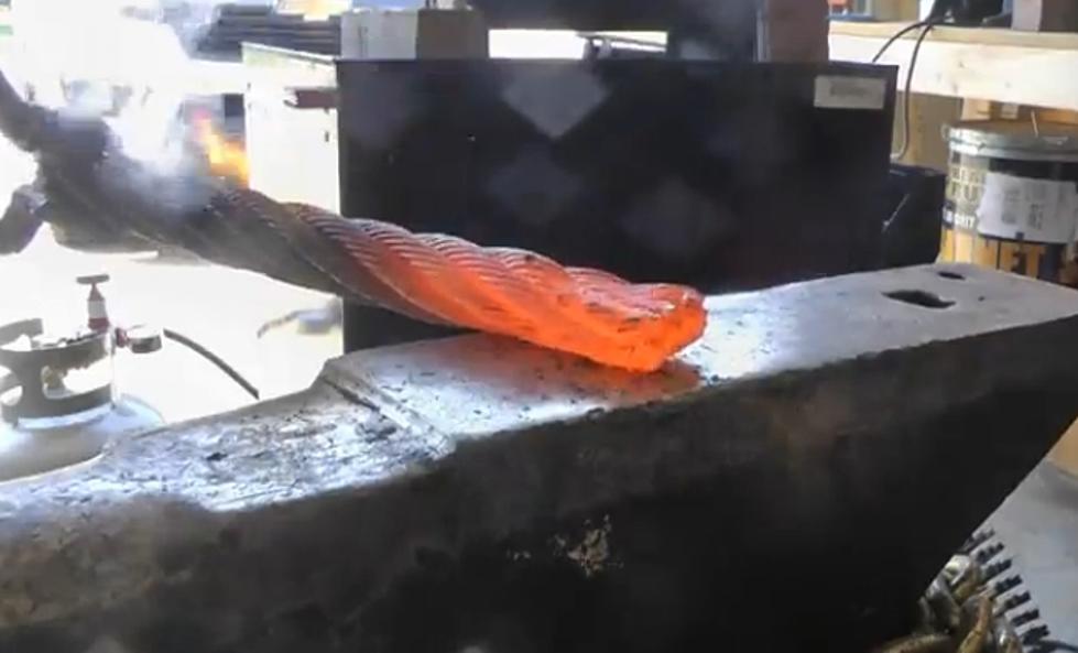 Man Forges A Pocket Knife From A Heavy Cable [Video]