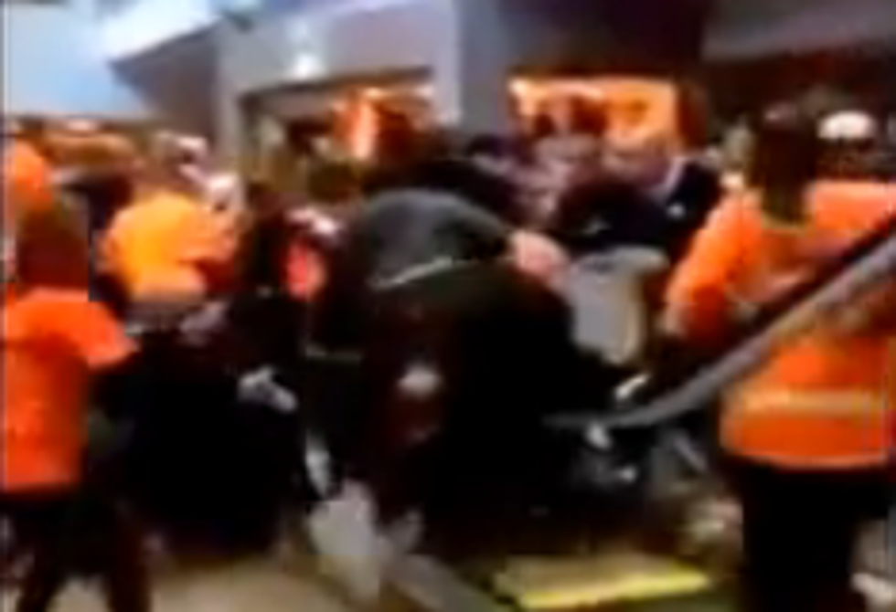 Escalator At Philadelphia Flyers Sends Fans Flying [Video]