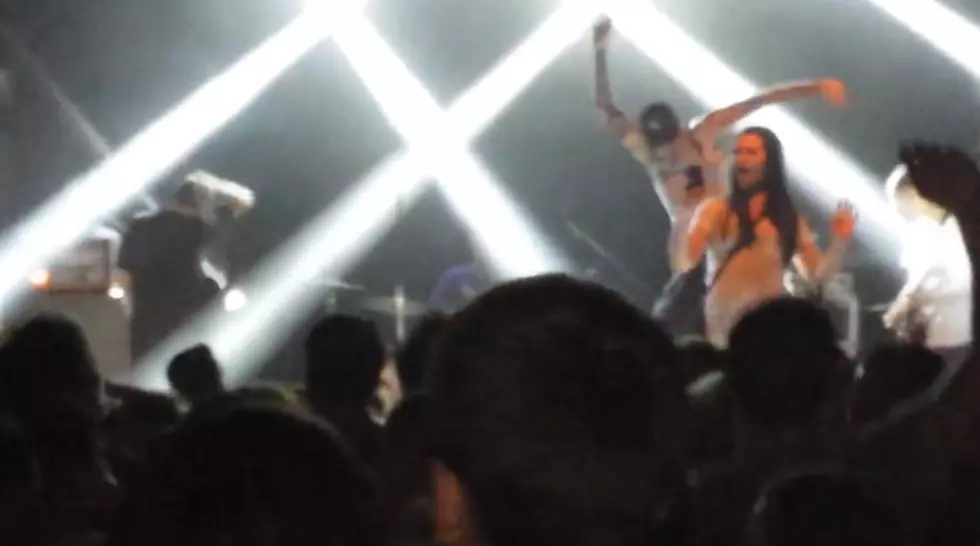 Punk Singer Literally Kicks Selfie-Taking Girl Off Stage [Video]