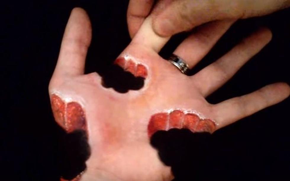 Horrific 3D Bite Should Be Used For Your Halloween Costume [Video]