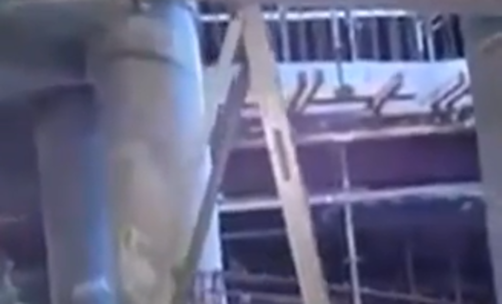 Ladder Freakishly Walks Entirely On It’s Own [Video]