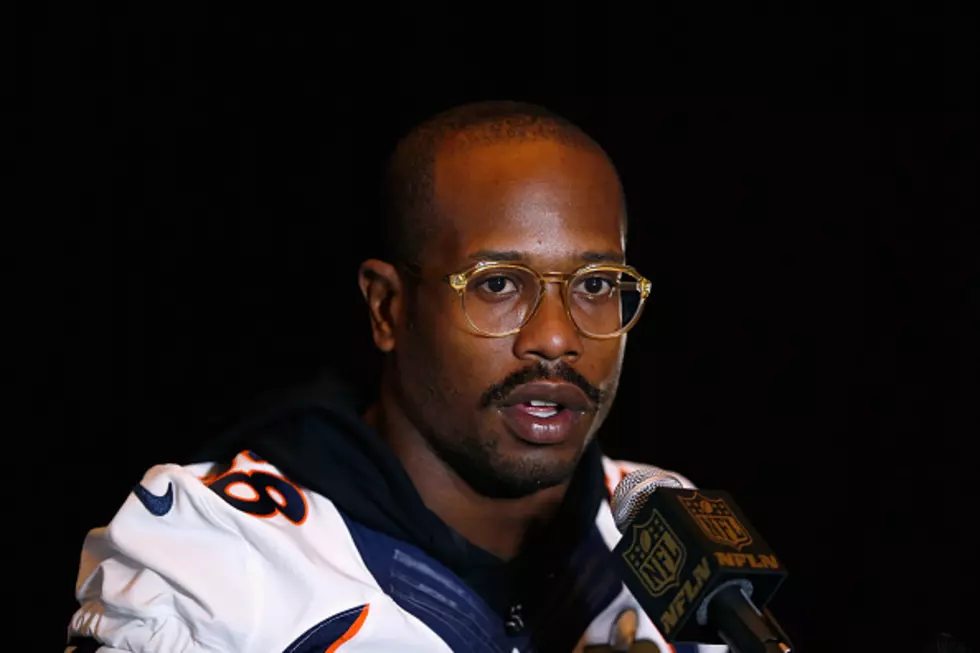 Denver Broncos Linebacker Von Miller Sent Gift & Letter To Every Player In His Division