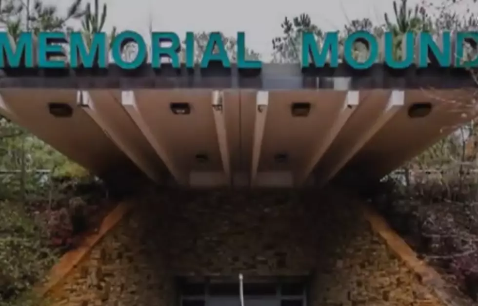 Guys Explore Abandoned Funeral Home &#8211; Discover Bodies Still In Caskets [Video]