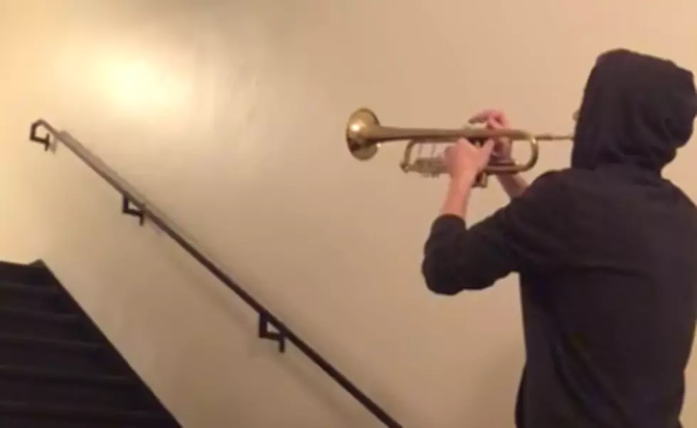 Man Plays ‘The Force Theme’ From Star Wars In A Reverb-Filled Stairwell [VIDEO]