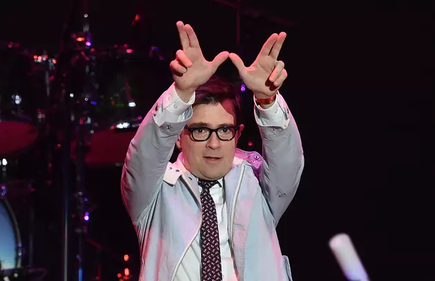 Weezer Responds To Internet Troll By Covering Toto&#8217;s &#8216;Africa&#8217; [Listen]