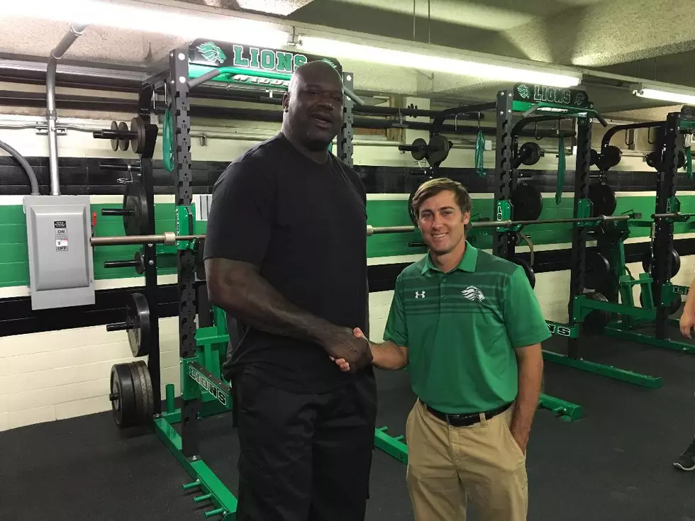 Shaquille O’Neal Visits Lafayette High School [Video]