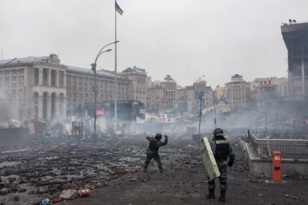 Ukraine Protesters Seized 1500 Arms, Officials