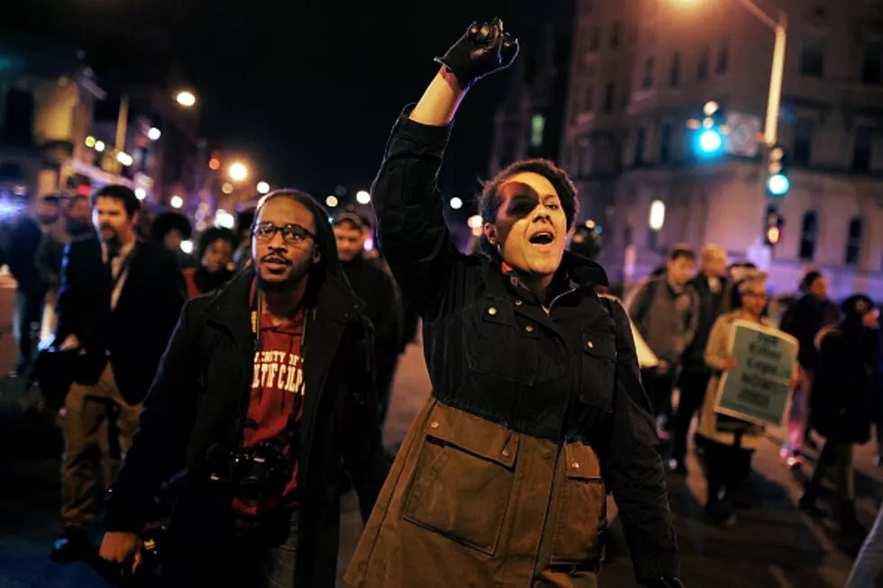 Garner Protesters Disrupt New Orleans Light Show